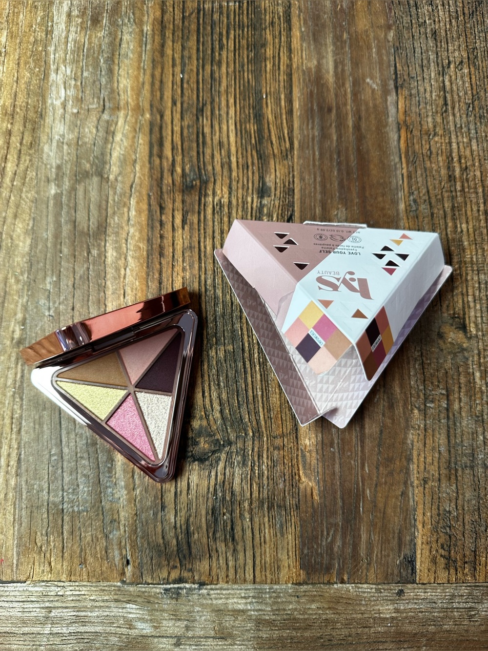 Triangular Eyeshadow Quartet — Pink, Gold & Mauve Shades